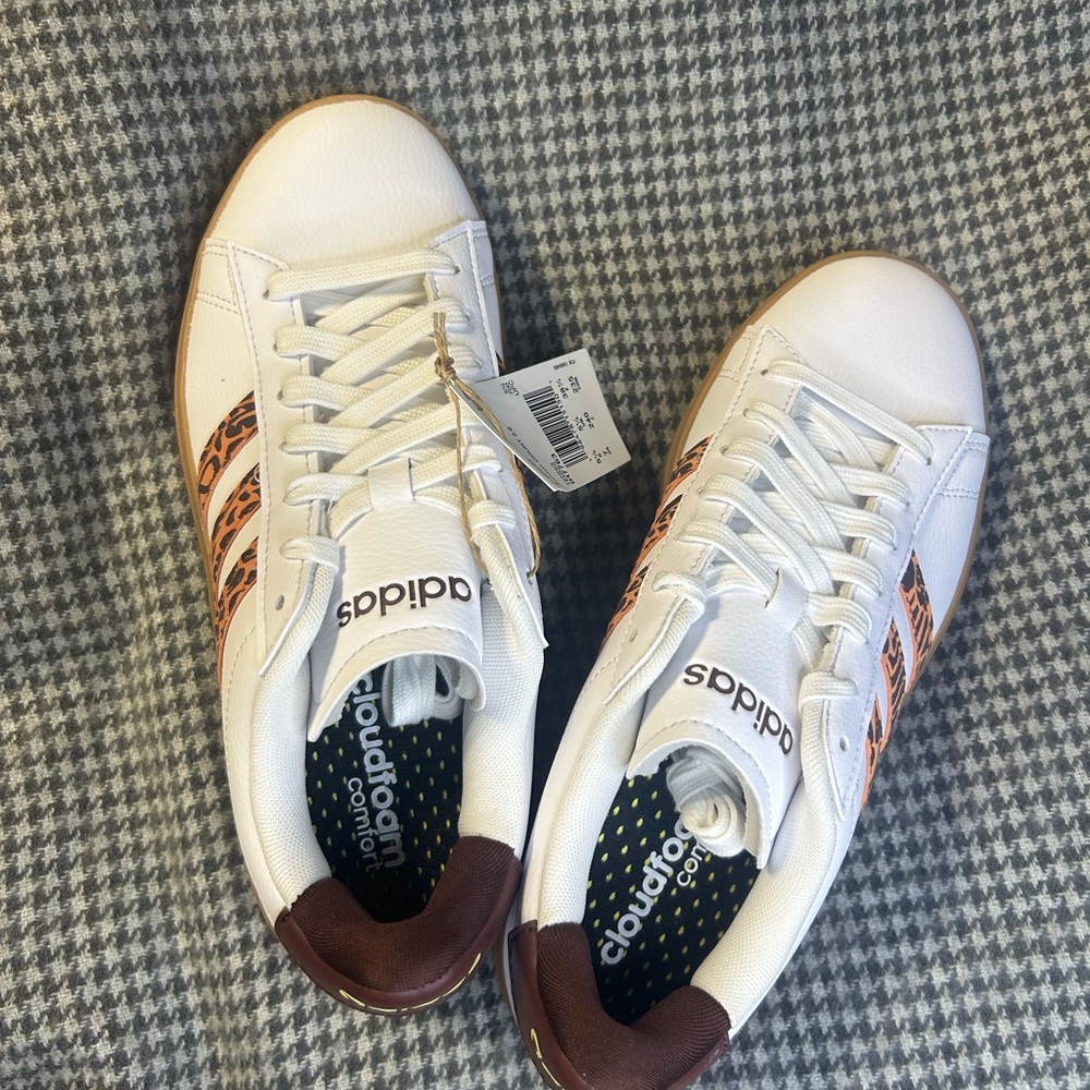 adidas White and Orange Women's Sneakers - Picture 5 of 6